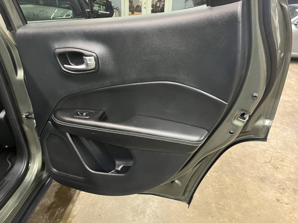 2021 Jeep Compass Image 12