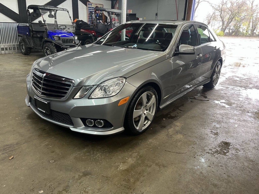 2010 Mercedes-Benz E-Class Image 5