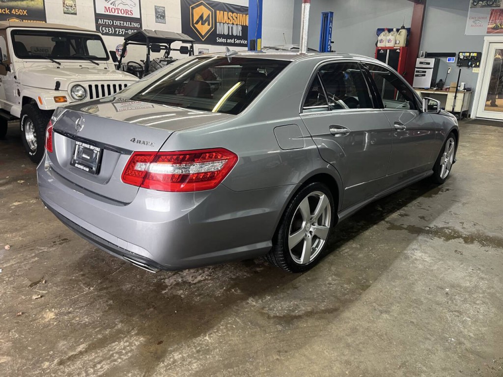 2010 Mercedes-Benz E-Class Image 8