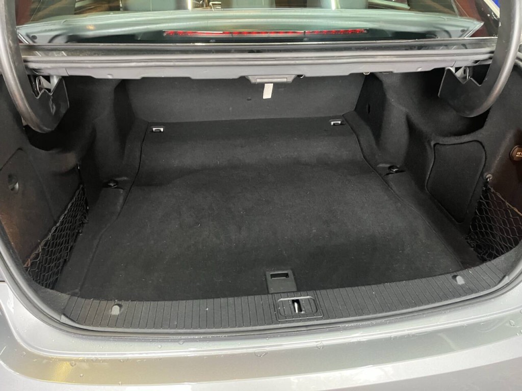 2010 Mercedes-Benz E-Class Image 14