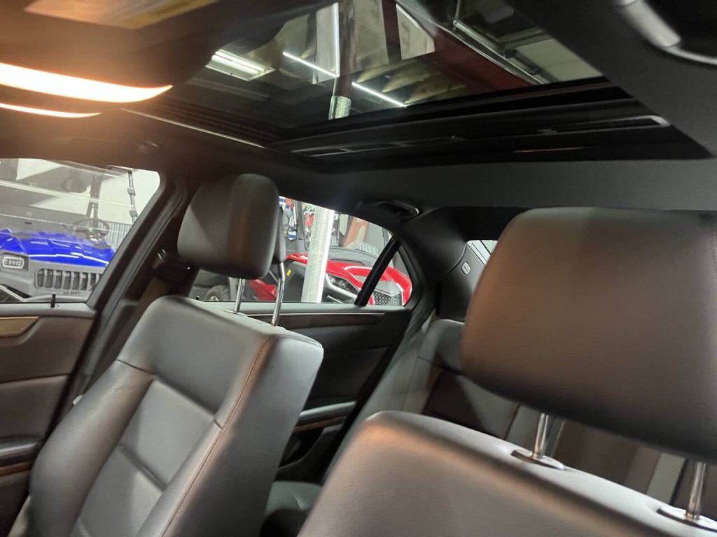 2010 Mercedes-Benz E-Class Image 21