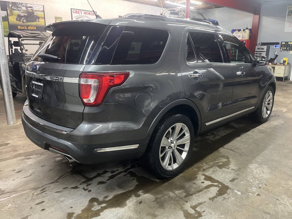 2018 Ford Explorer Image 8