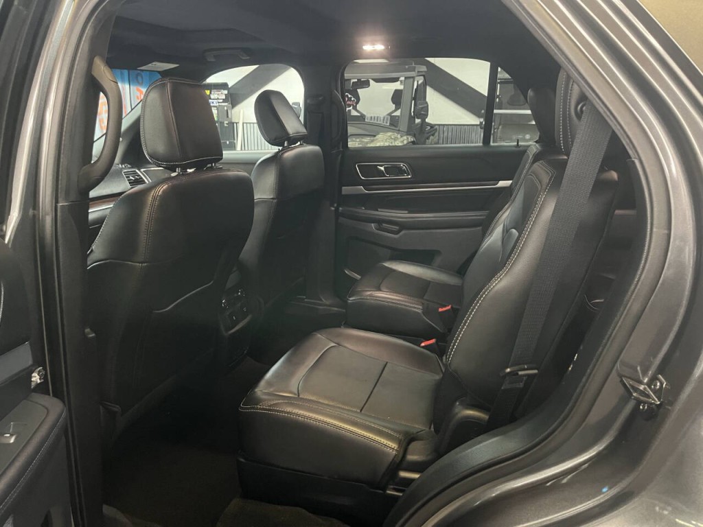 2018 Ford Explorer Image 13