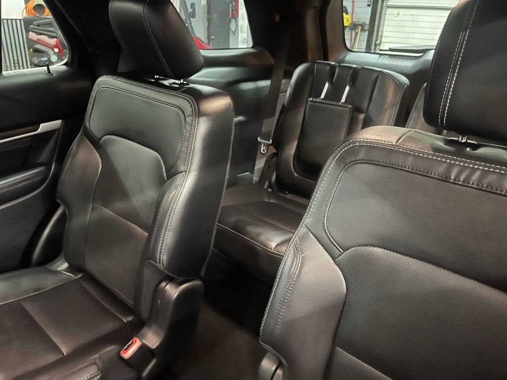 2018 Ford Explorer Image 15