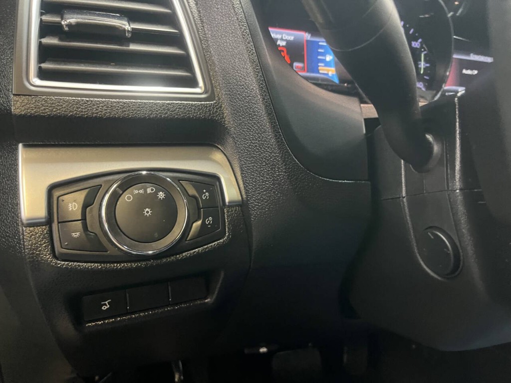 2018 Ford Explorer Image 21