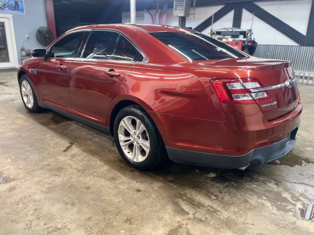 2014 Ford Taurus Image 6