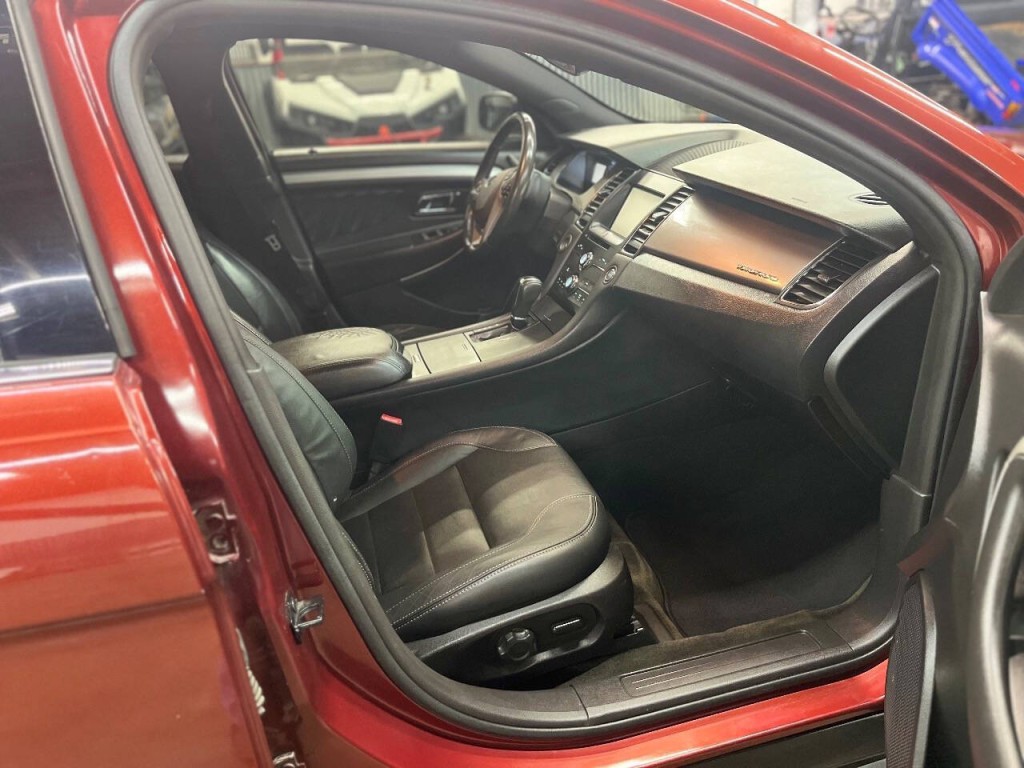 2014 Ford Taurus Image 9