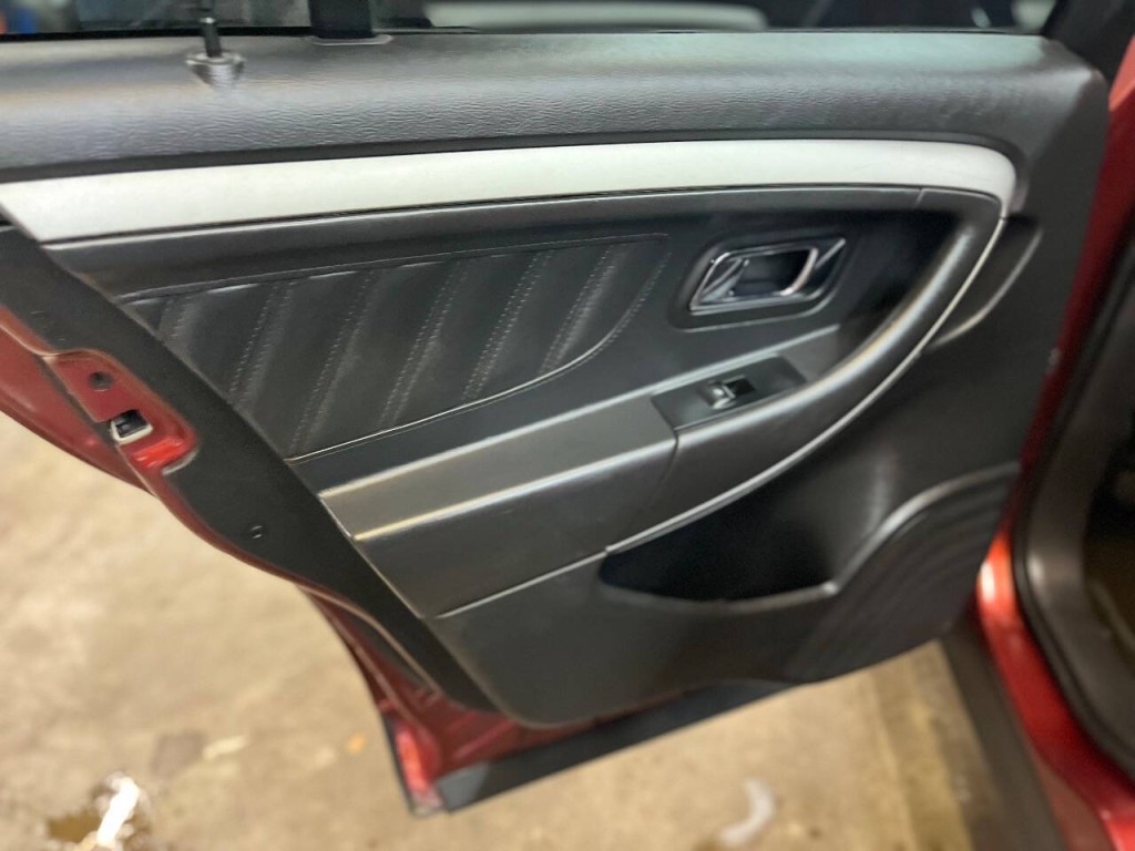 2014 Ford Taurus Image 14