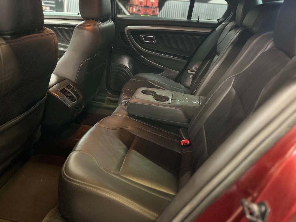 2014 Ford Taurus Image 15