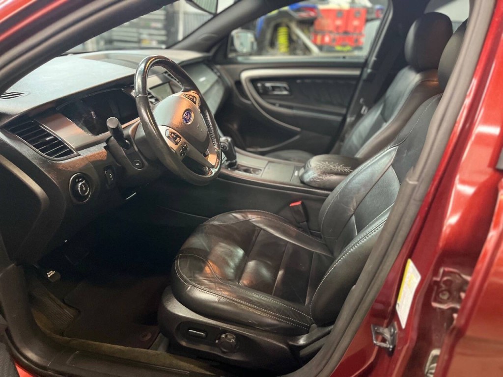 2014 Ford Taurus Image 16