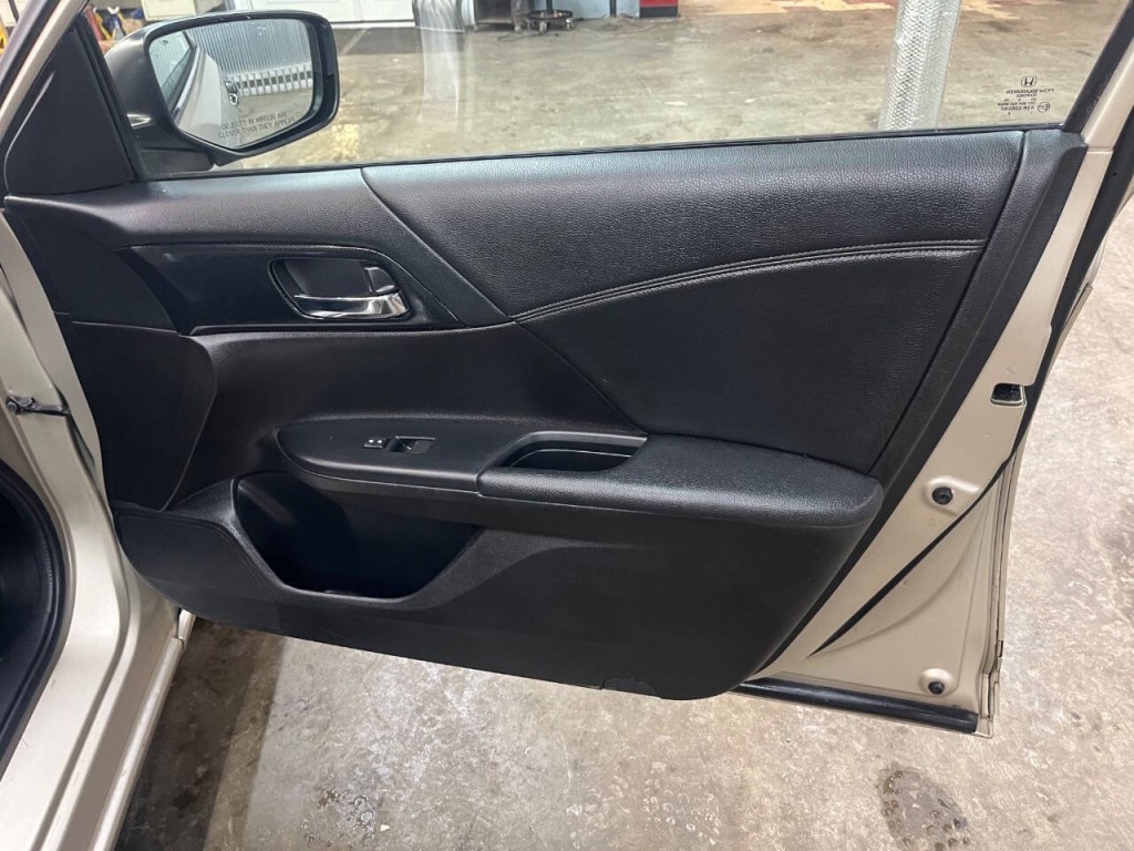 2014 Honda Accord Image 9