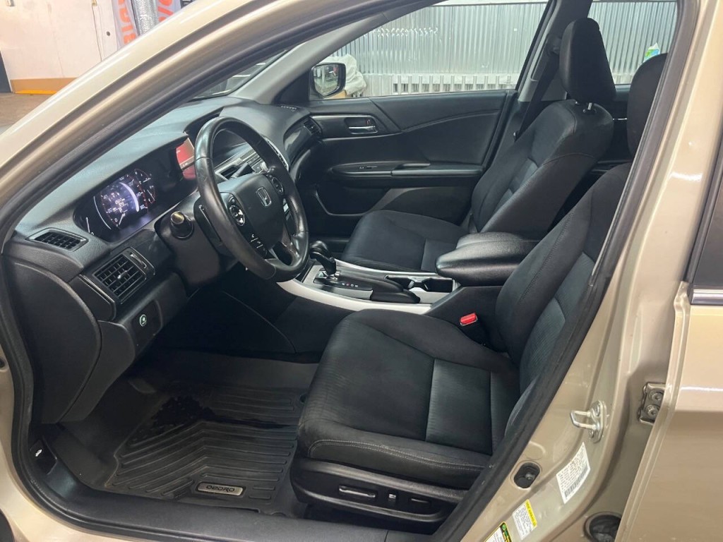 2014 Honda Accord Image 18
