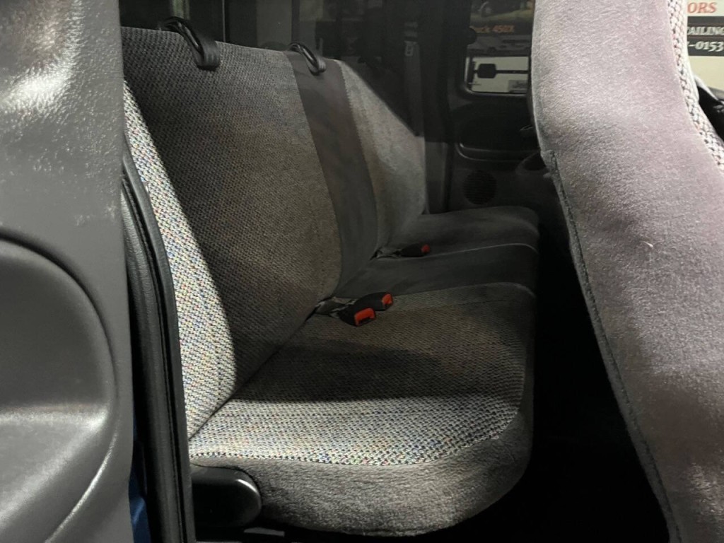 2002 Dodge Ram 2500 Image 12