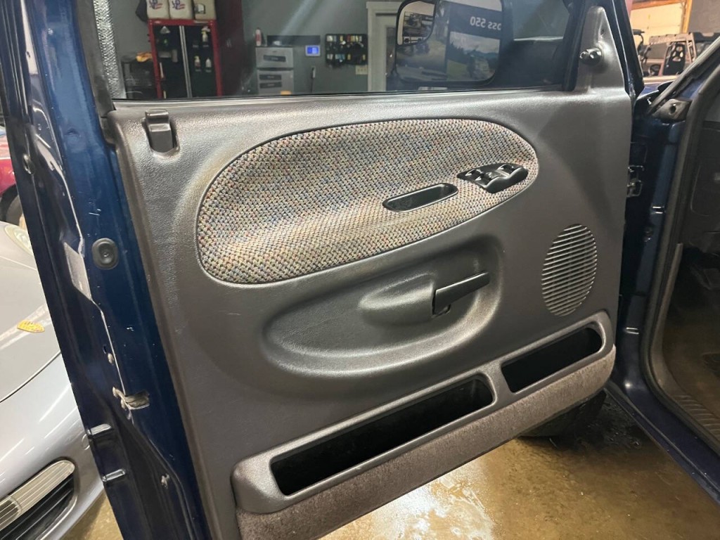 2002 Dodge Ram 2500 Image 15