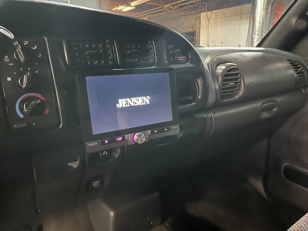 2002 Dodge Ram 2500 Image 17