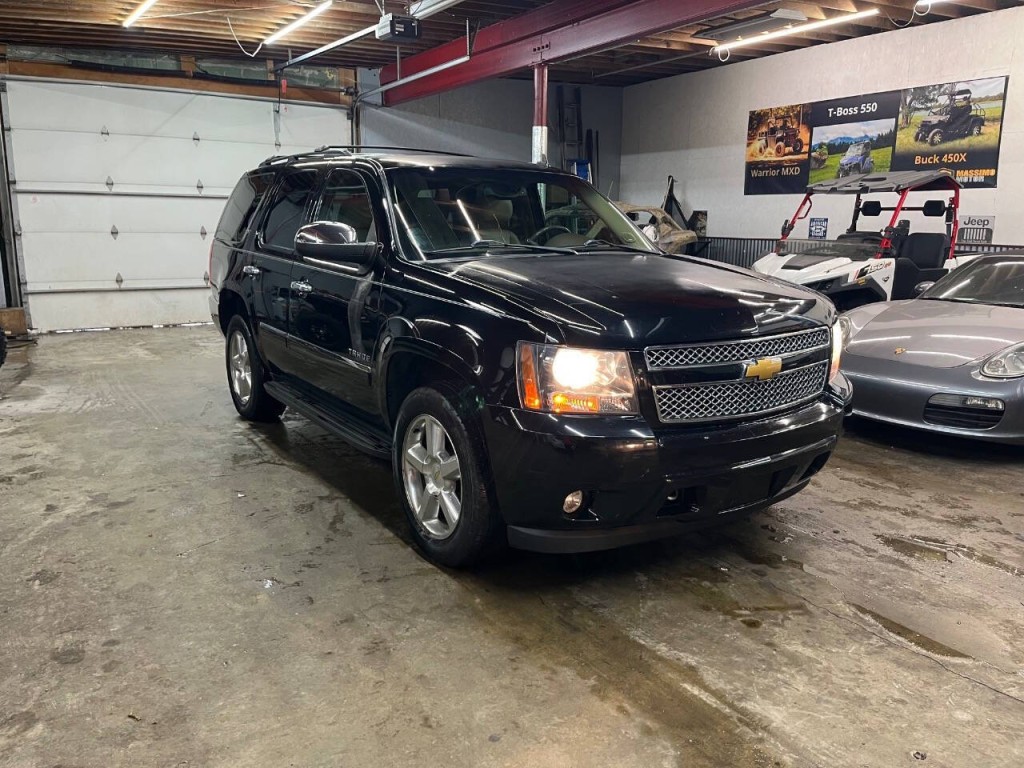 2014 Chevrolet Tahoe Image 2