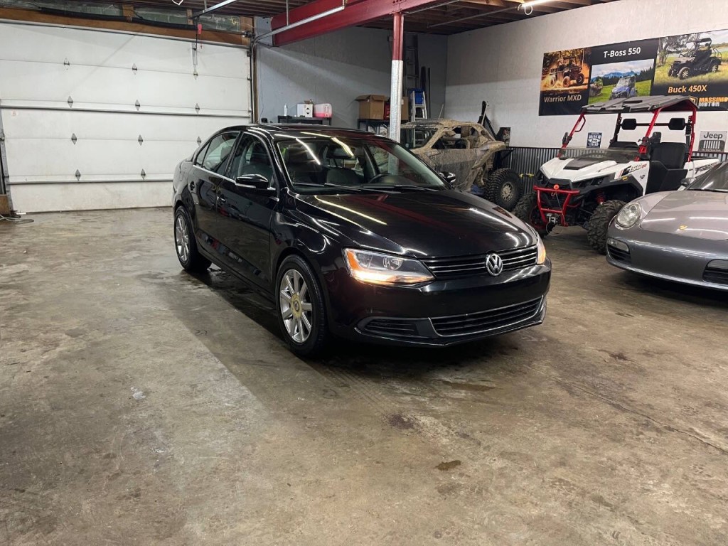 2013 Volkswagen Jetta Image 2