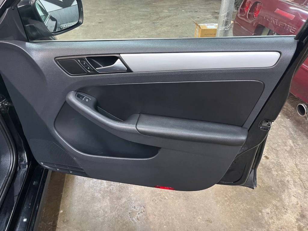 2013 Volkswagen Jetta Image 10