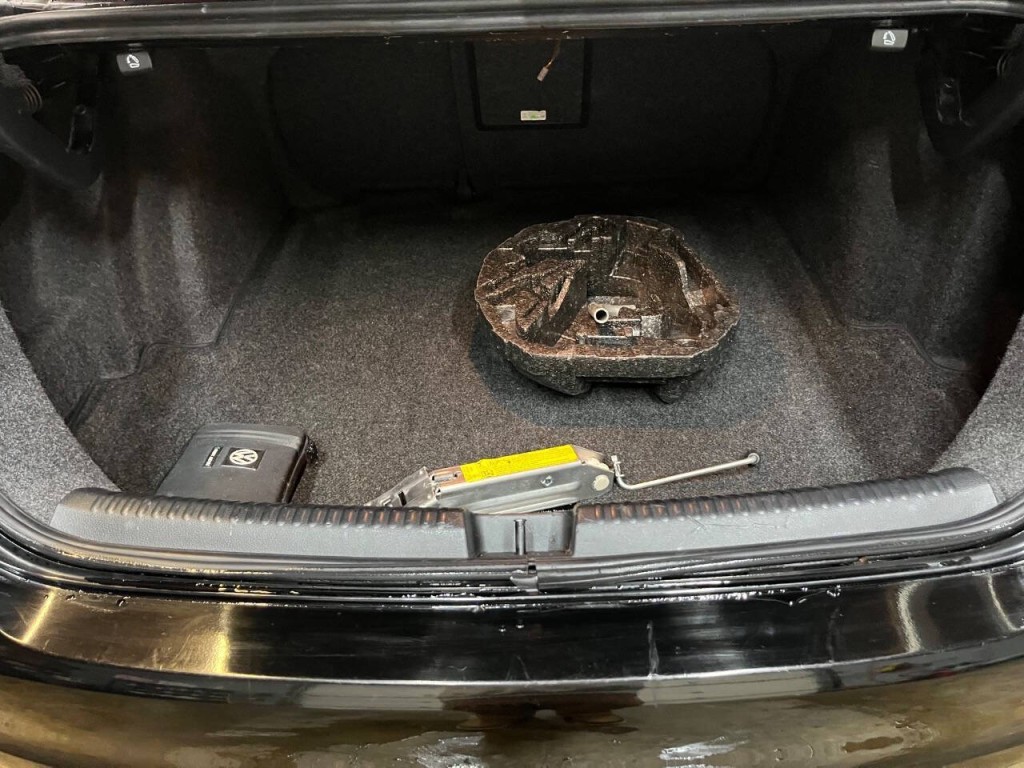 2013 Volkswagen Jetta Image 14