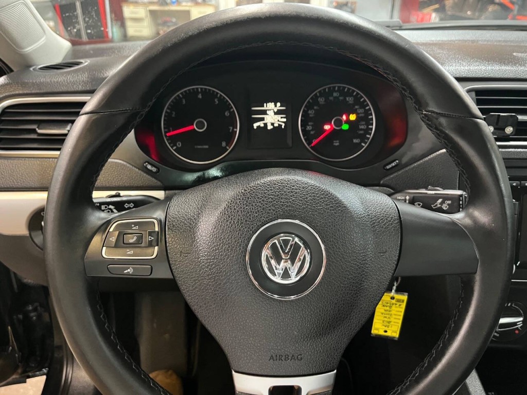 2013 Volkswagen Jetta Image 21