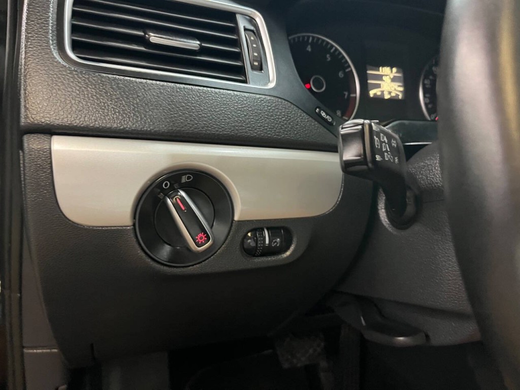 2013 Volkswagen Jetta Image 22