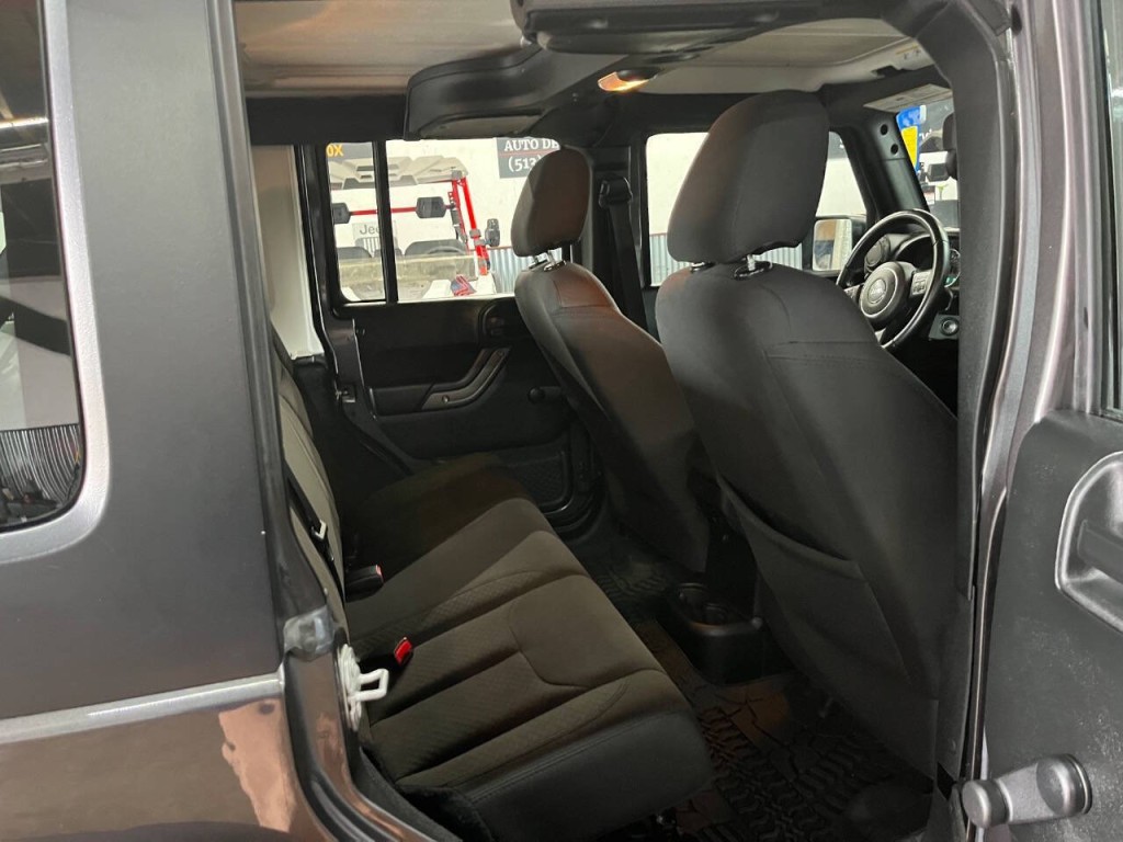 2017 Jeep Wrangler Unlimited Image 11