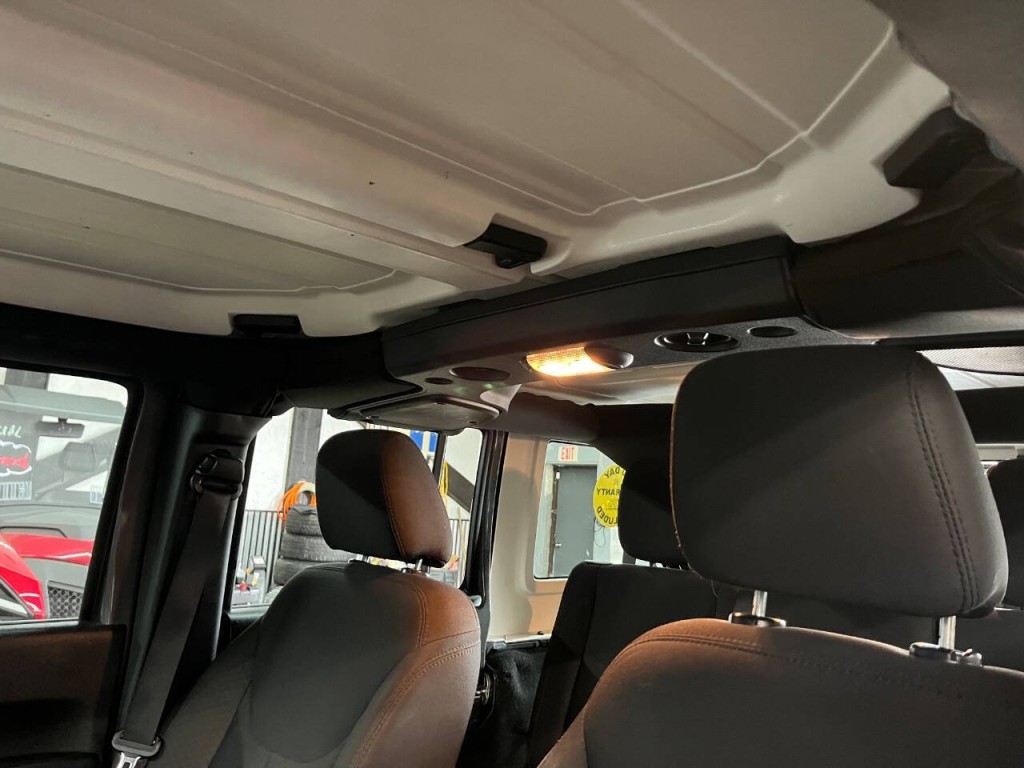 2017 Jeep Wrangler Unlimited Image 19