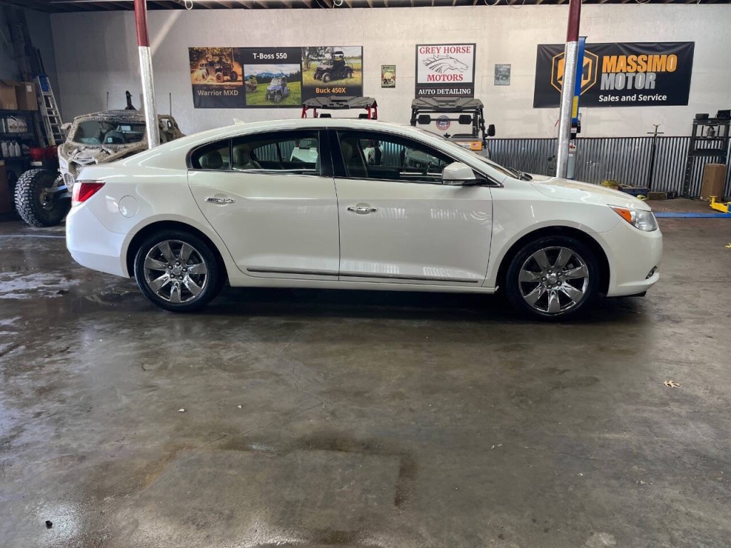 2011 Buick LaCrosse Image 3