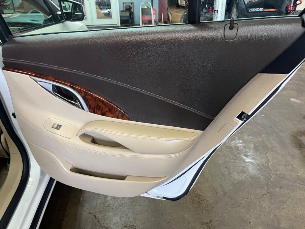 2011 Buick LaCrosse Image 13