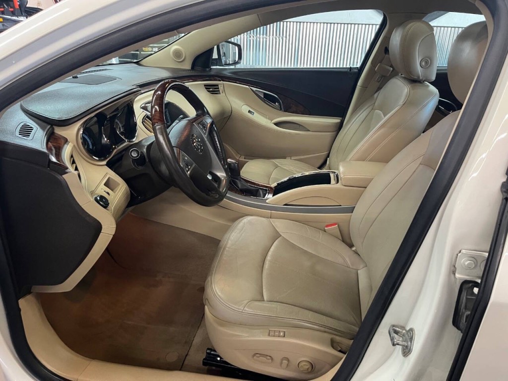 2011 Buick LaCrosse Image 26