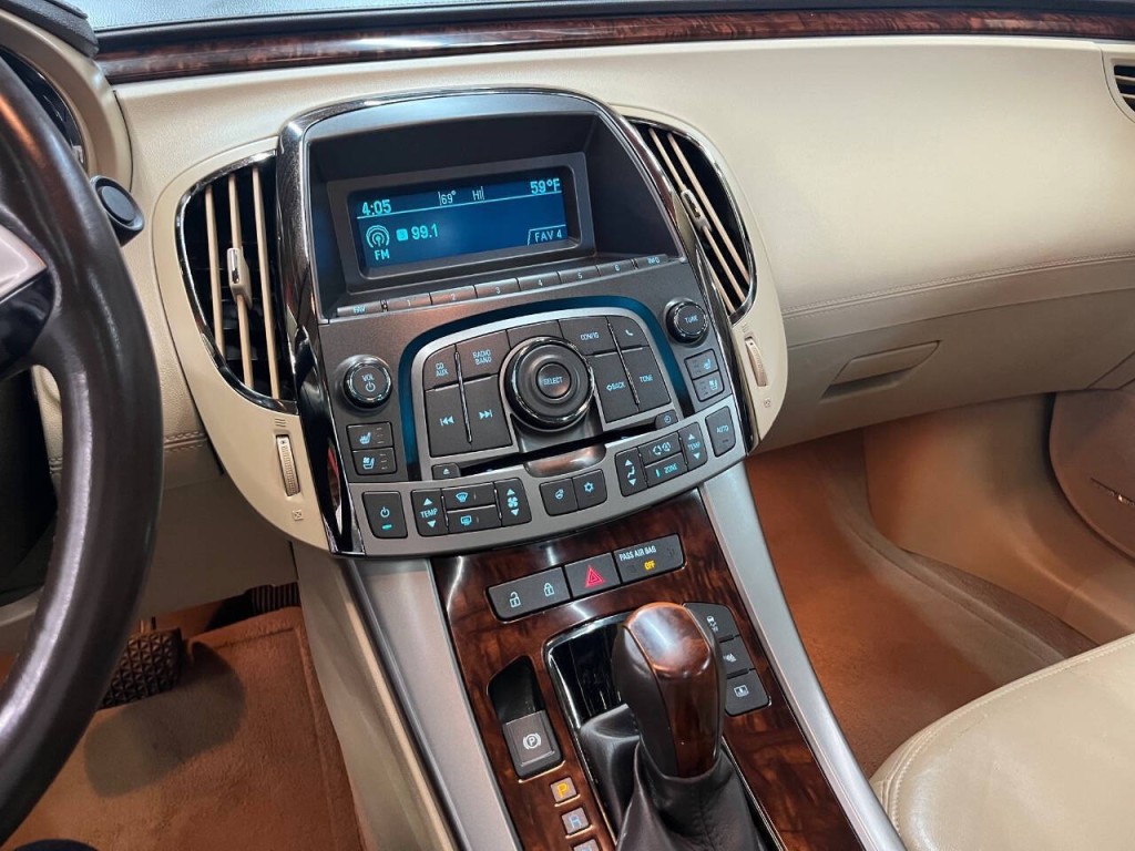 2011 Buick LaCrosse Image 29
