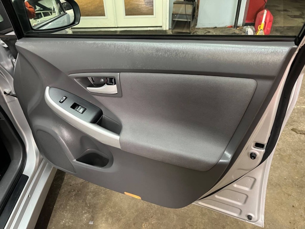 2011 Toyota Prius Image 10