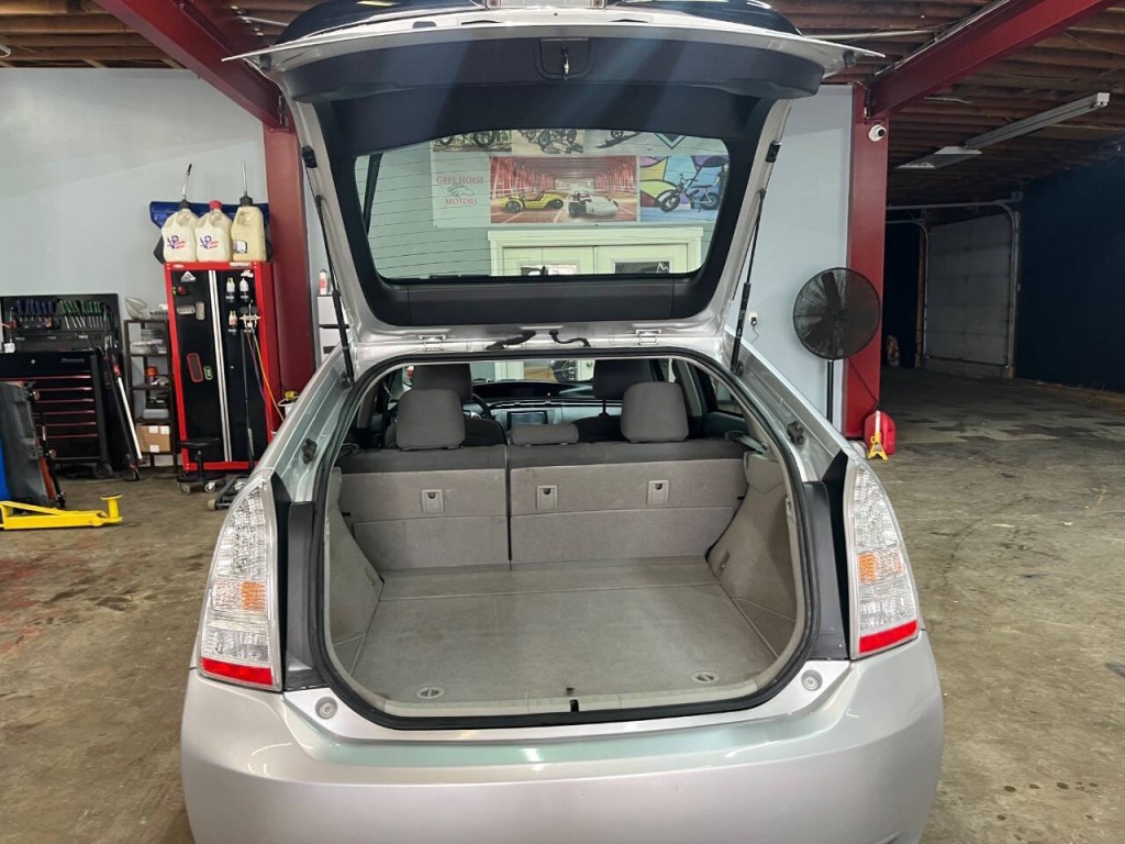 2011 Toyota Prius Image 13