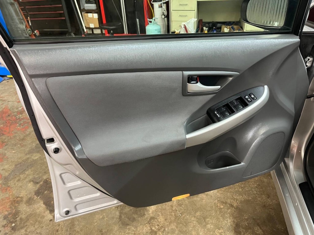 2011 Toyota Prius Image 17