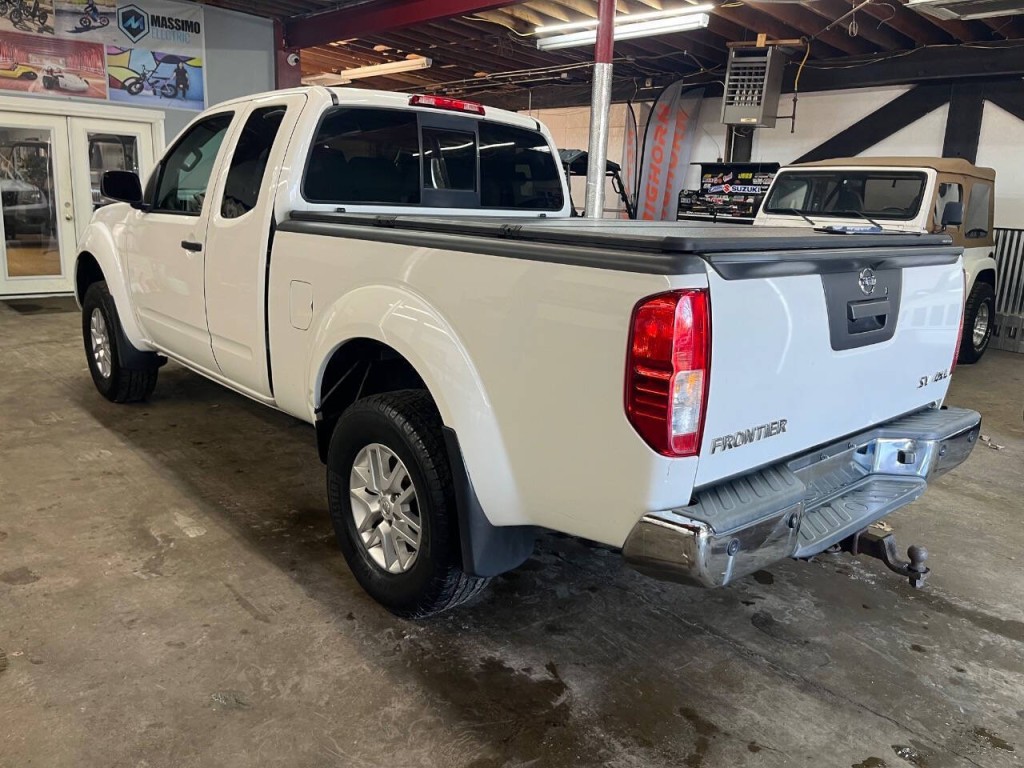 2017 Nissan Frontier Image 6
