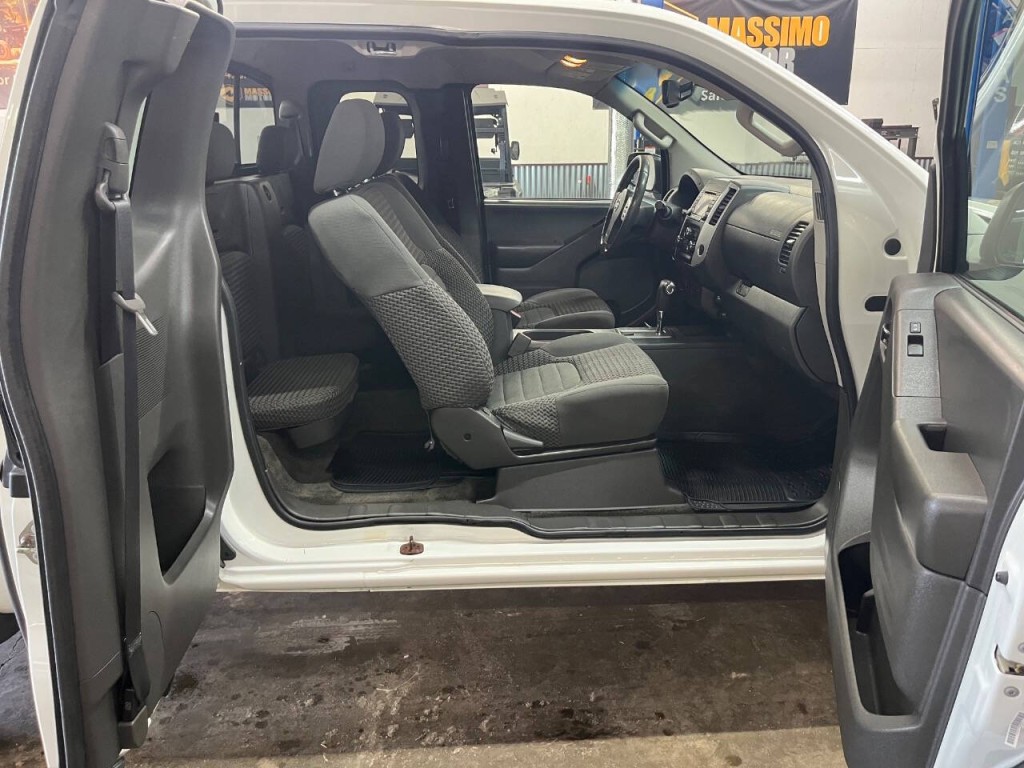 2017 Nissan Frontier Image 10