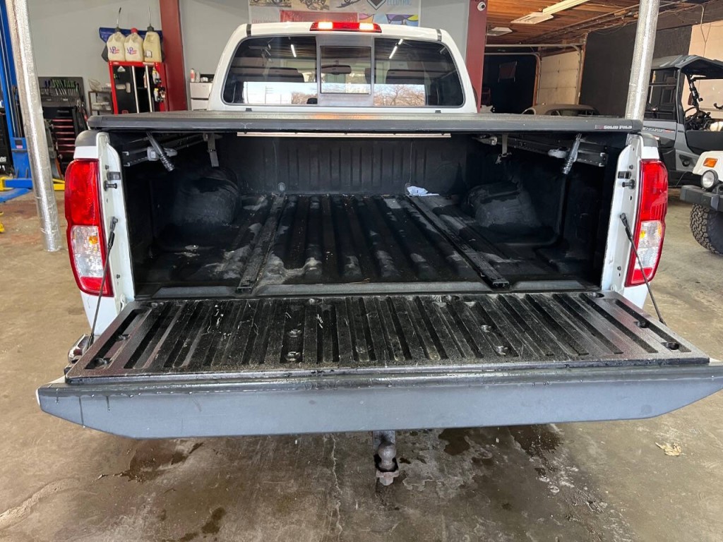 2017 Nissan Frontier Image 11