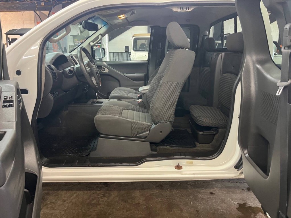 2017 Nissan Frontier Image 14