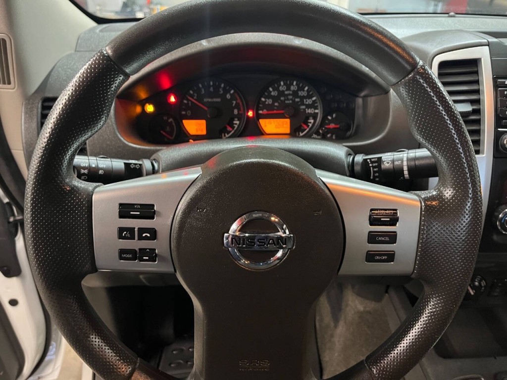 2017 Nissan Frontier Image 17