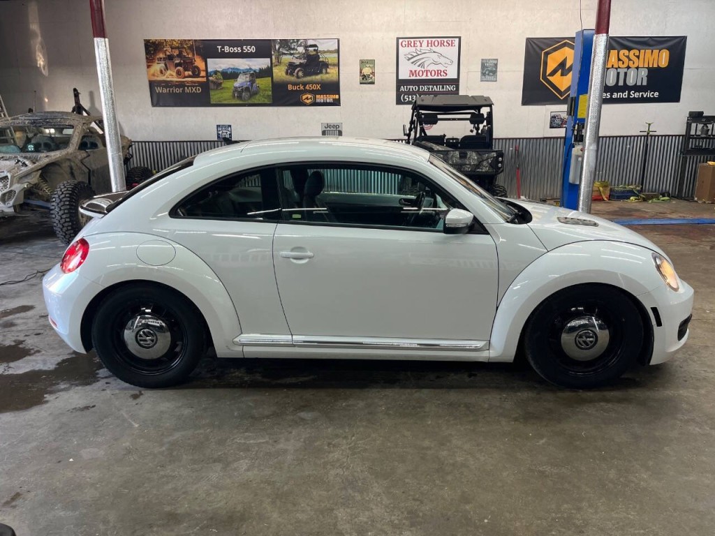 2016 Volkswagen Beetle Image 3