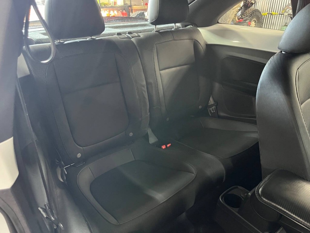 2016 Volkswagen Beetle Image 11