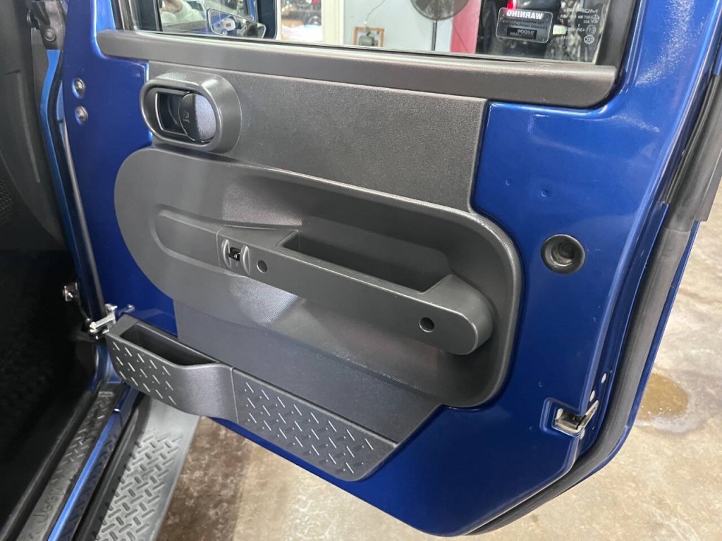 2010 Jeep Wrangler Image 10