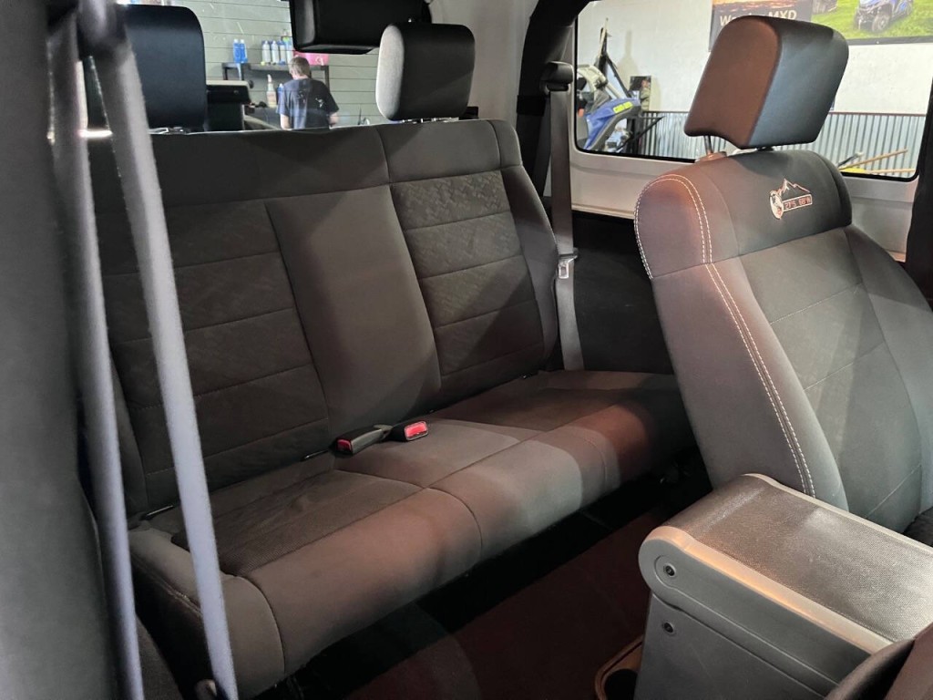 2010 Jeep Wrangler Image 11