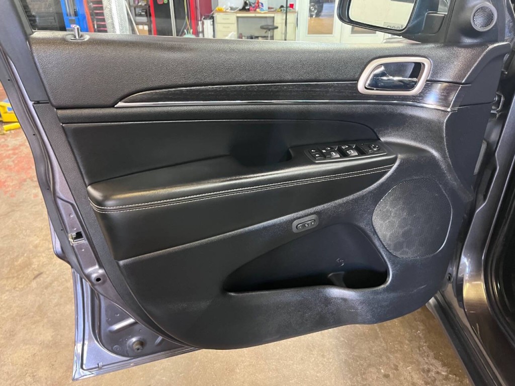 2014 Jeep Grand Cherokee Image 18