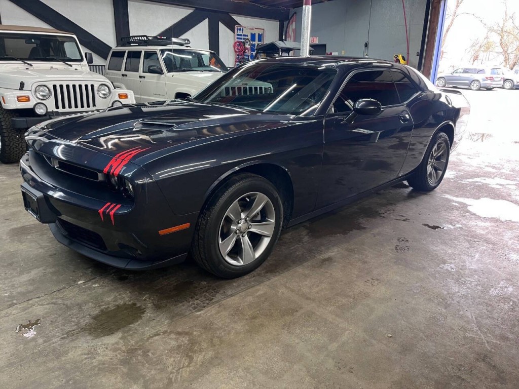 2019 Dodge Challenger Image 4