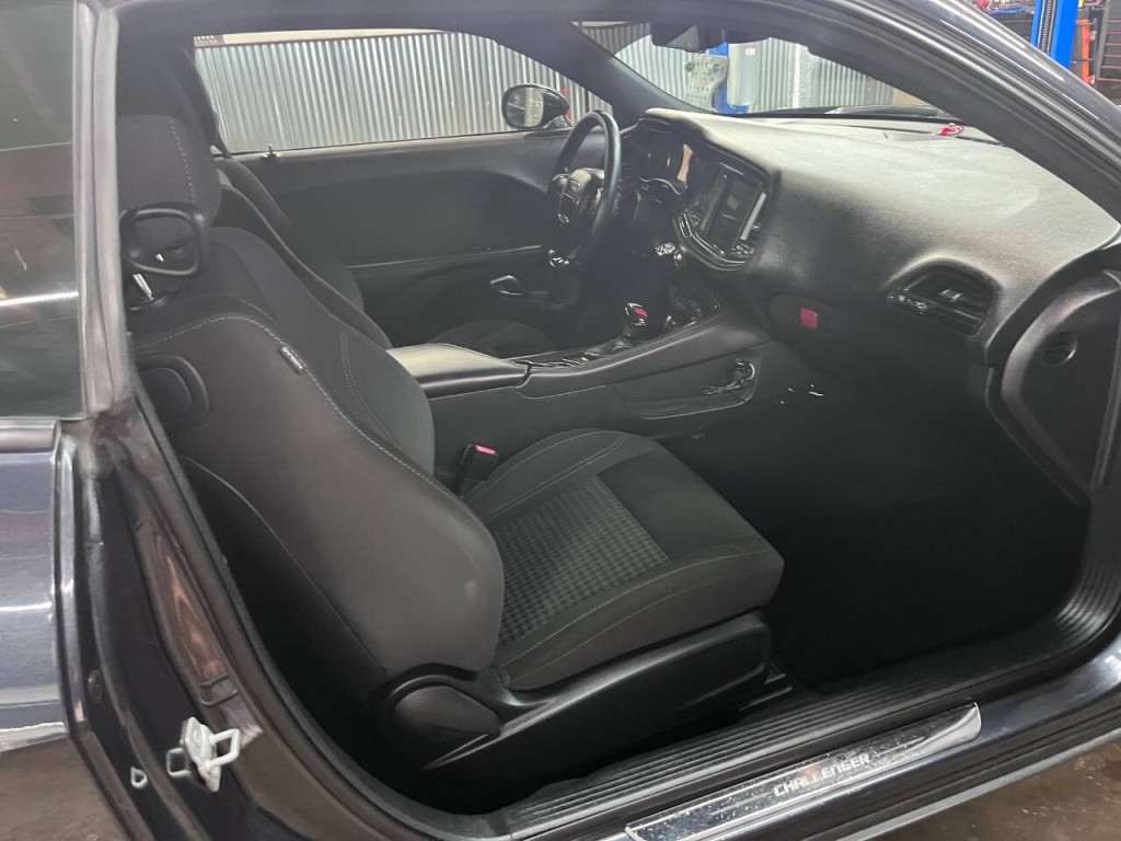 2019 Dodge Challenger Image 10
