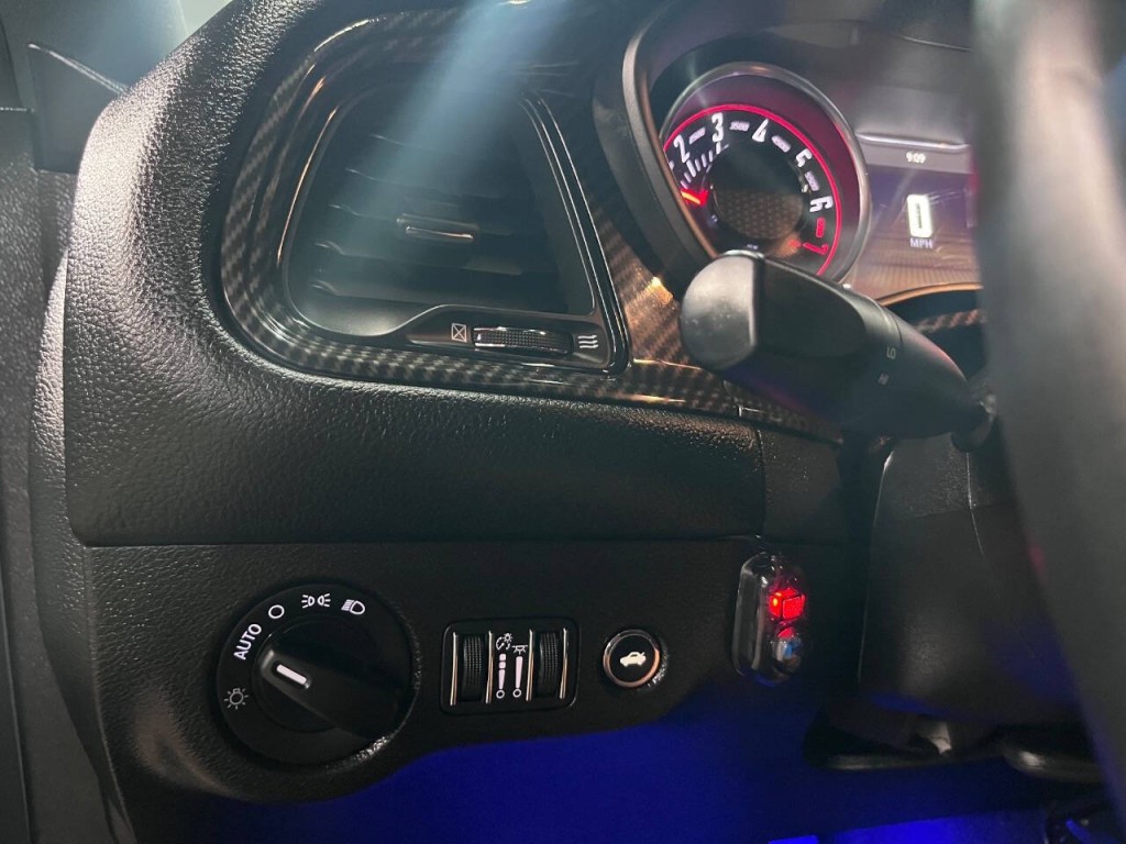 2019 Dodge Challenger Image 18