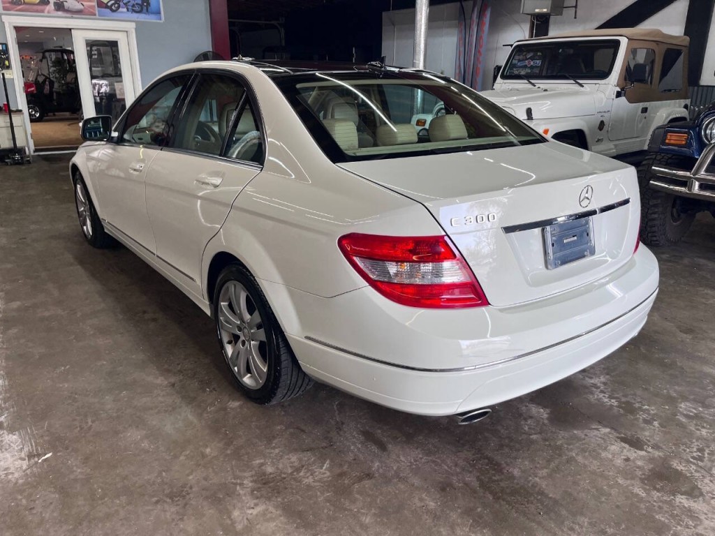 2008 Mercedes-Benz C-Class Image 5