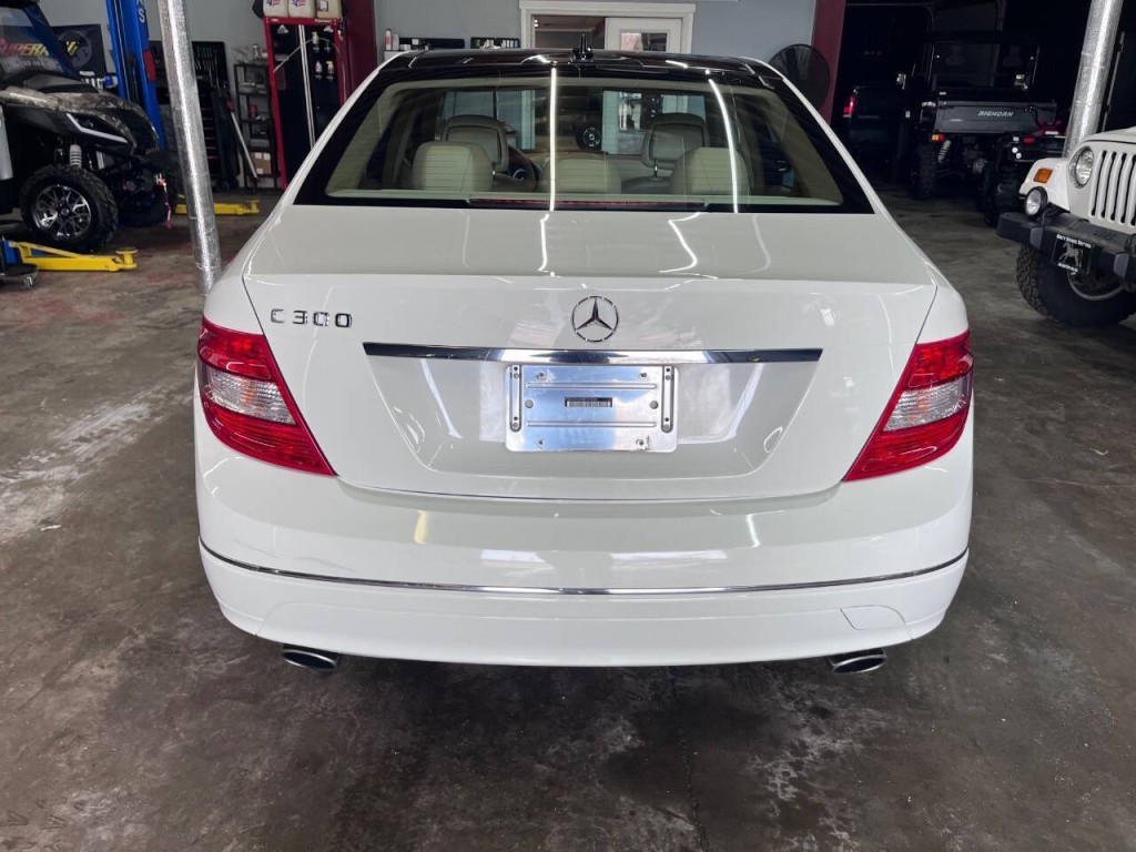 2008 Mercedes-Benz C-Class Image 6