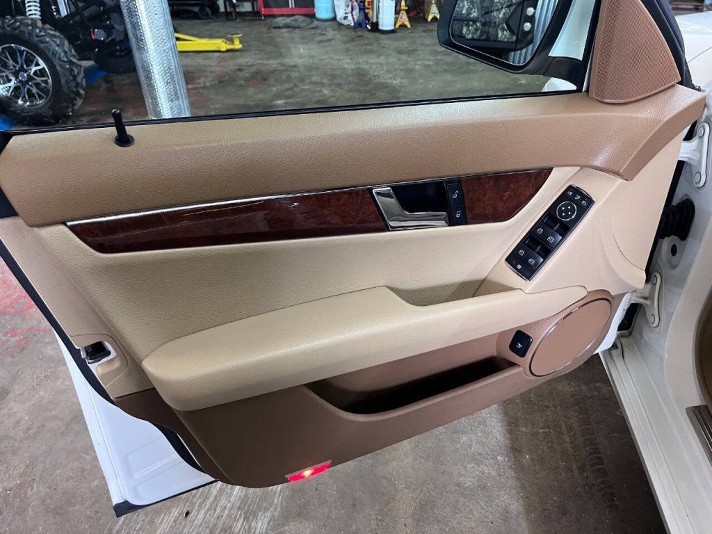 2008 Mercedes-Benz C-Class Image 16